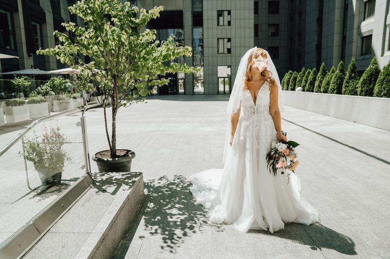Продам весільну сукню Eva Lendel ivory