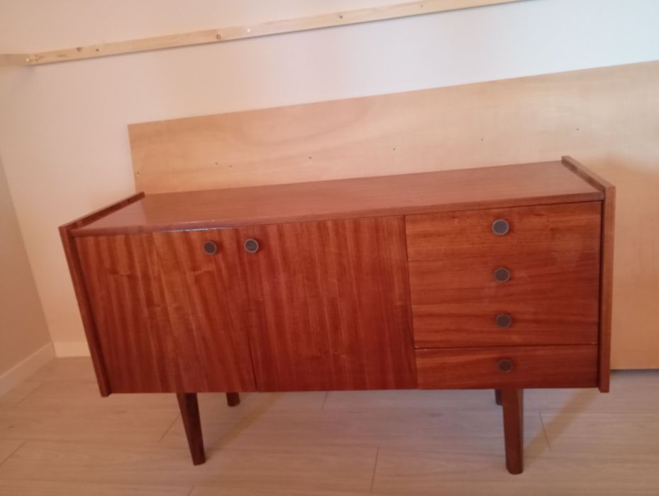 Conjunto de 2 aparadores pelo preço de 1