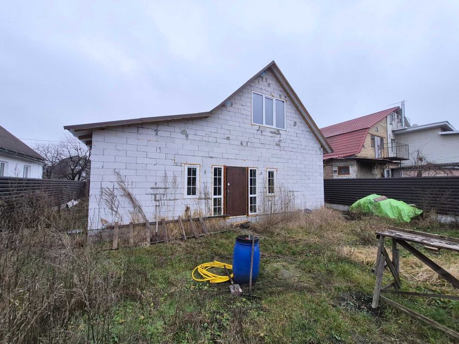 Продам новий двоповерховий будинок 150м2 в Новій Боярці, 6 соток.