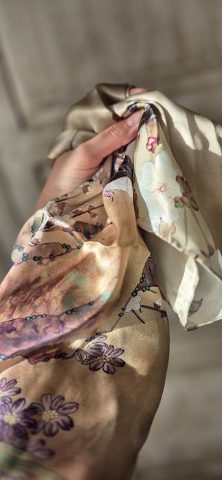 Jedwabny angielski szal z muzeum brytyjskiego 100% jedwab chiński wzór