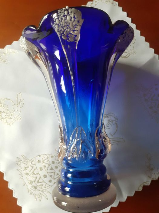Piekny unikalny chaber stary flakon szklany  wtopione ozdoby 24.5 cm