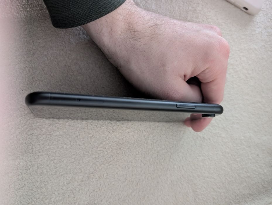 Apple  iPhone XR
