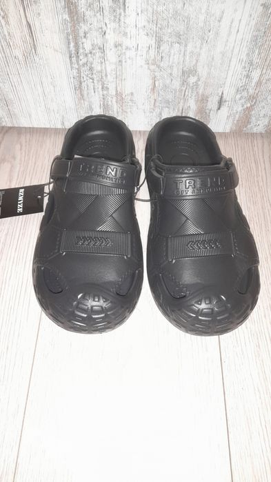 Klapki Crocsy męskie.