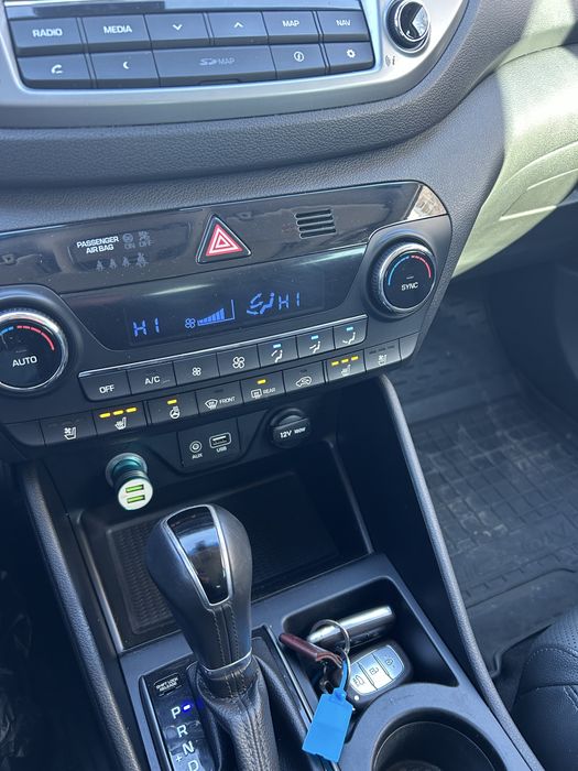 Офіційне авто ,максимальна комплектація