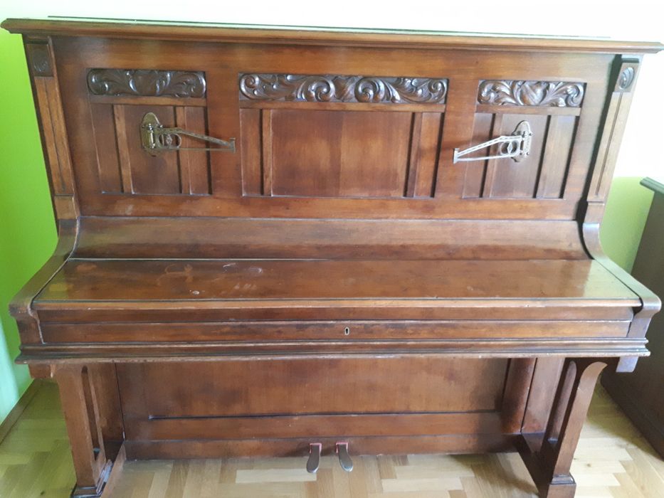 Pianino Carl Nueumann