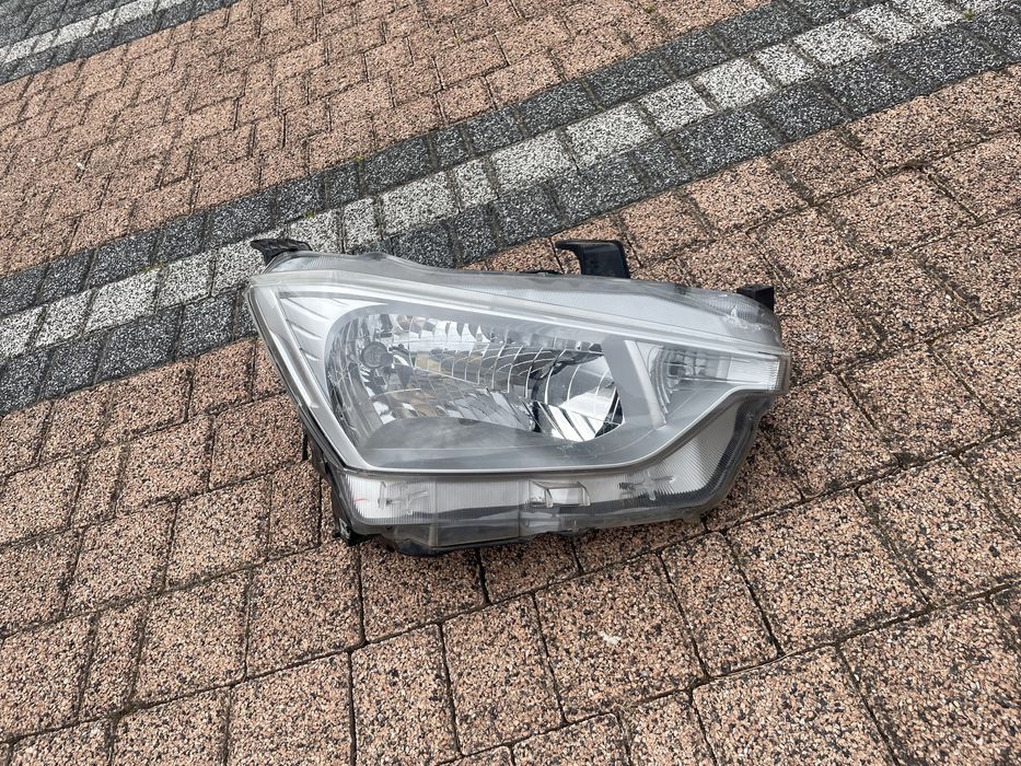 Lampa prawy przód Isuzu d-max 2022