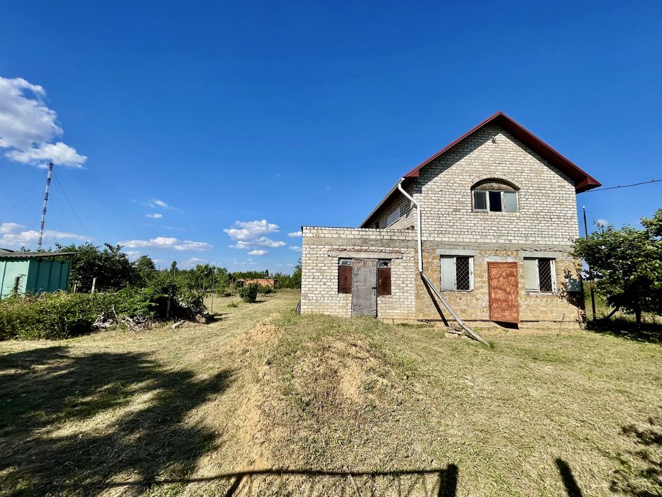 Продам недобудований будинок! Варварівка! Скважина! 10 соток землі .