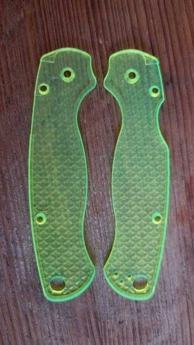 Коллекція накладок на ручку з катафота spyderco paramilitary 2
