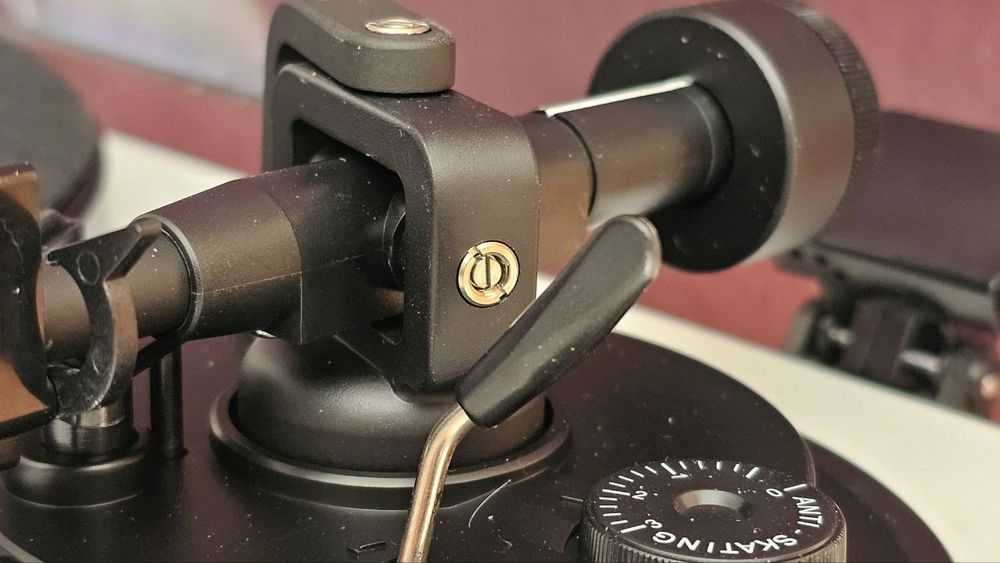 Програвач RELOOP Turn2

• Заводська установка з картриджем Ortofon OM1