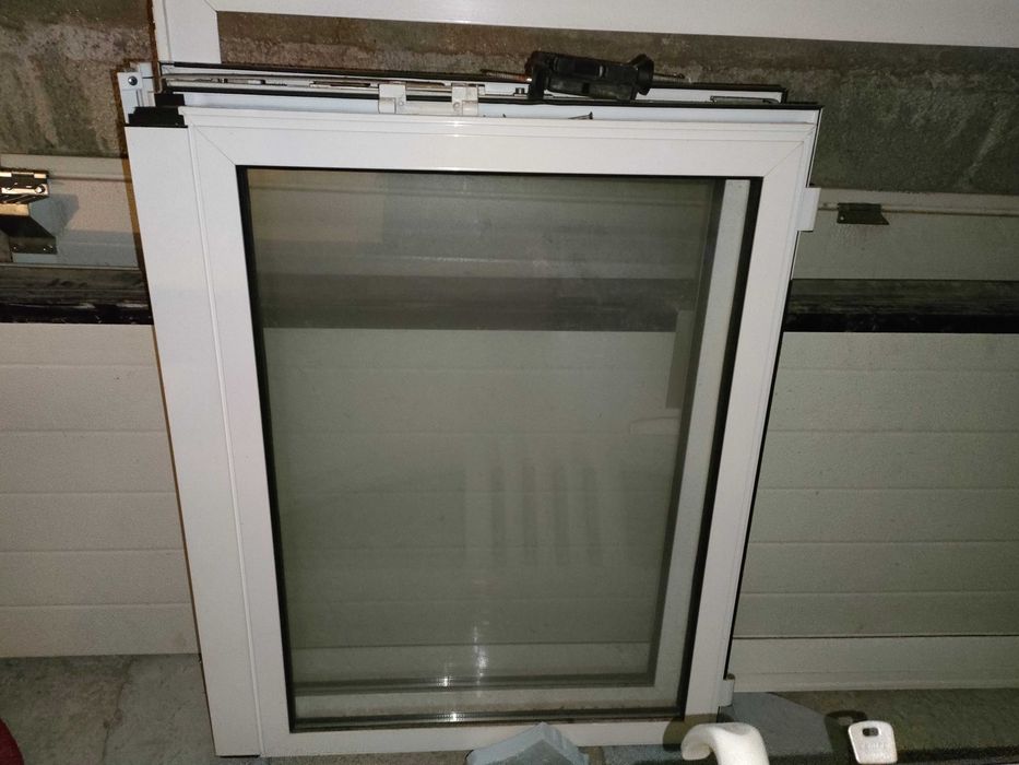 Janela + persiana64737775460097122