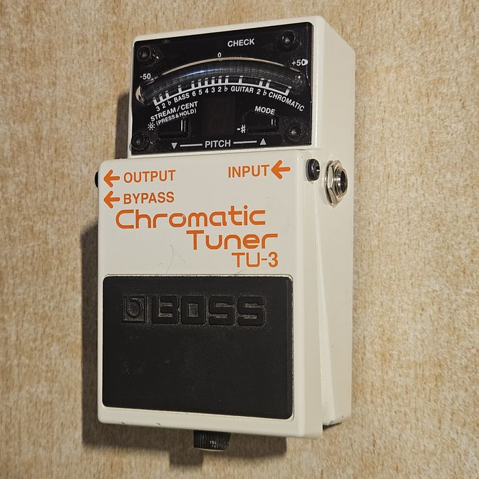 BOSS TU-3 Chromatyczny tuner do gitary i basu
