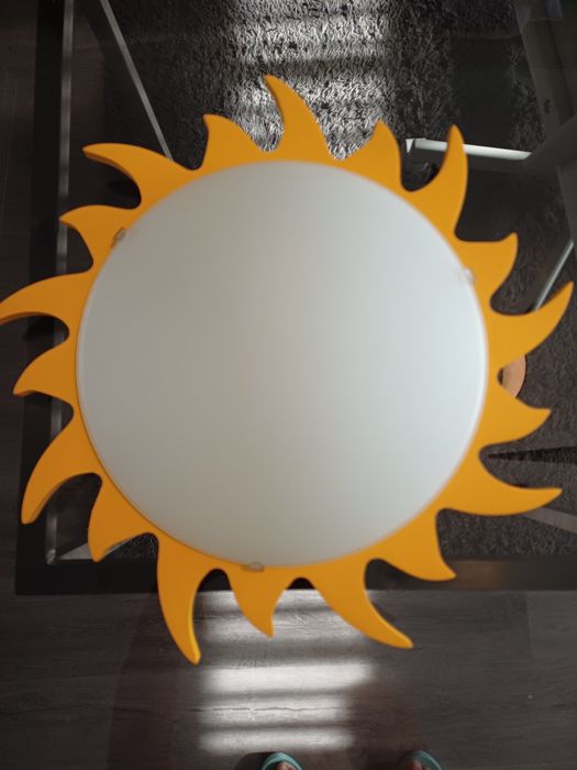 Cortinas e candeeiro