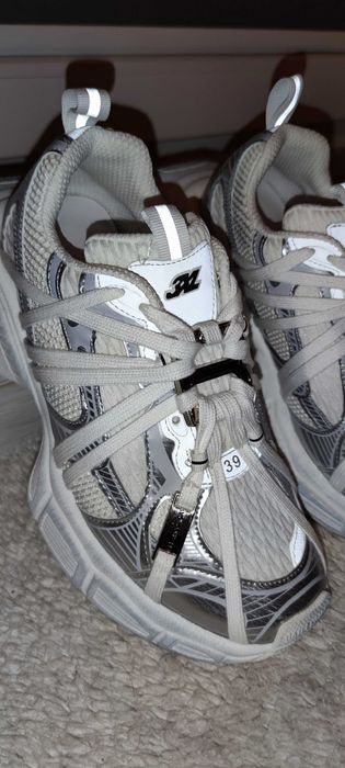 Damski nowe buty Balenciaga 38