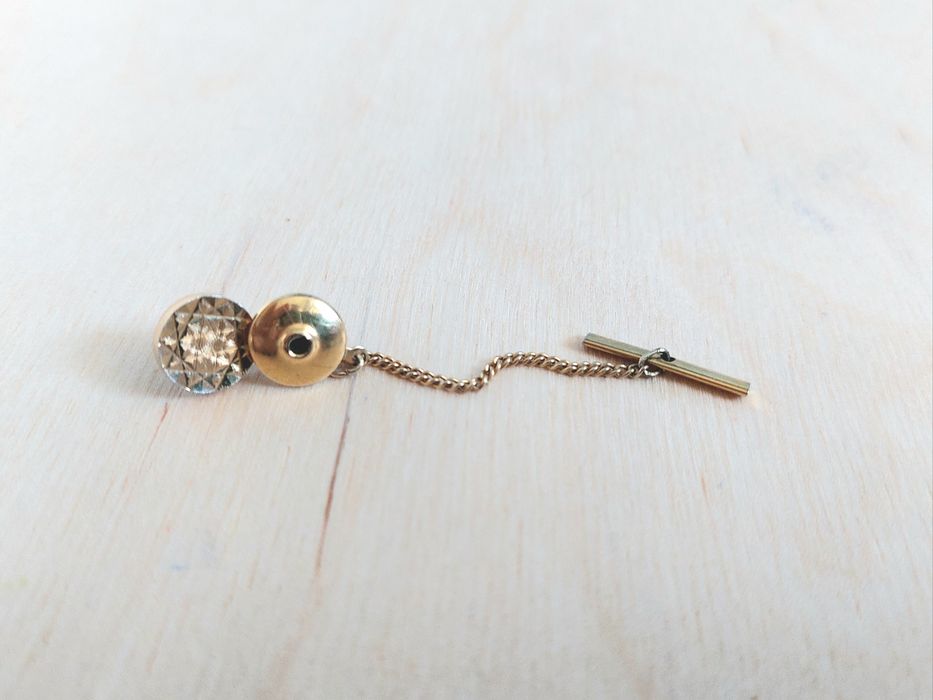 Elegancka pozłacana retro spinka do krawata