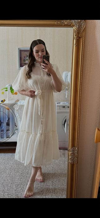 Сукня святкова ніжного кольору