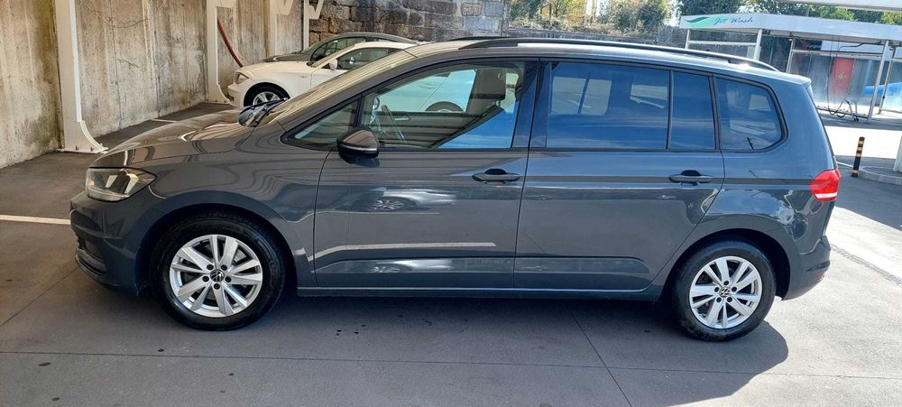 VW Touran 2021 7 lugares