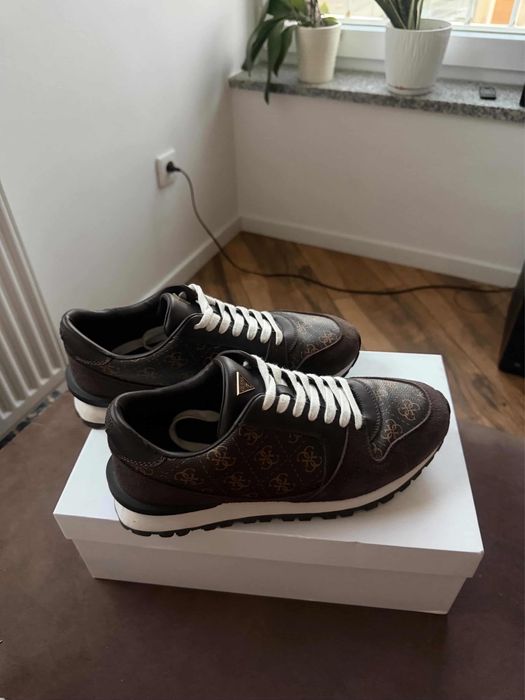 Nowe buty guess r42