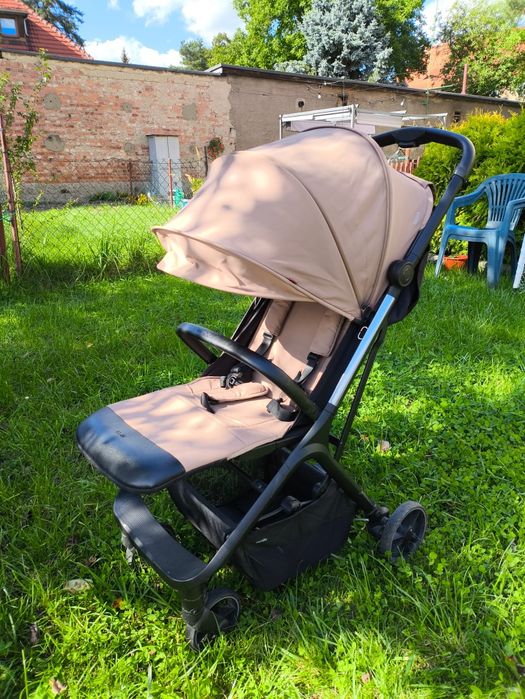 Wózek spacerowy Carrello Nova