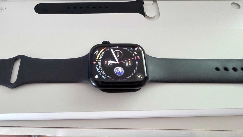 Apple Watch Series 8 GPS 45 mm preto