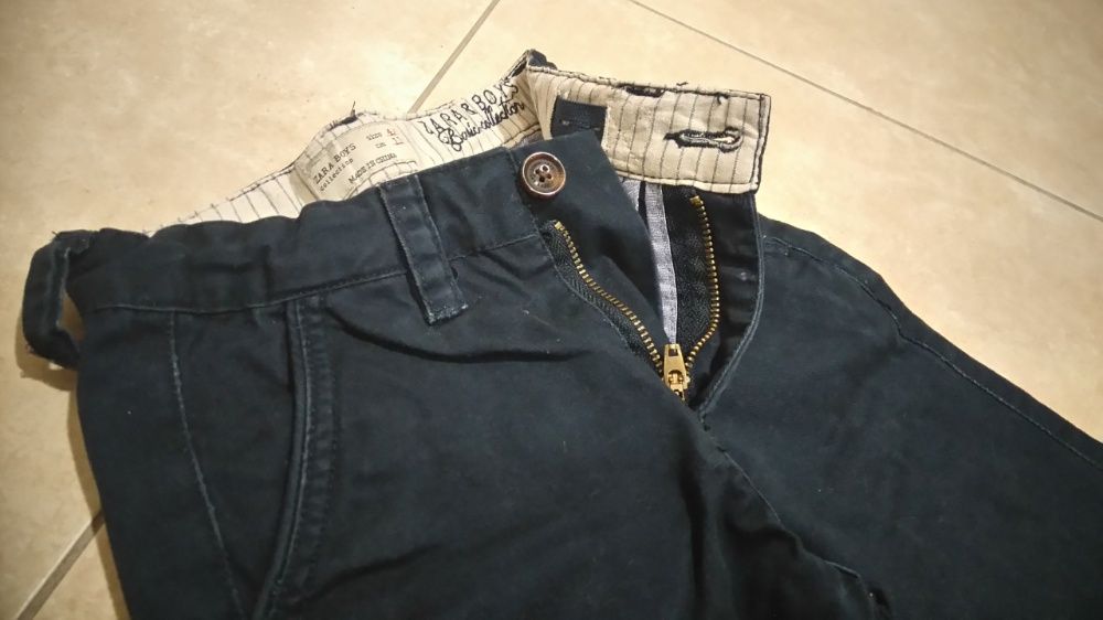 Calça sarja azul escuro 4-5 anos com portes incluidos