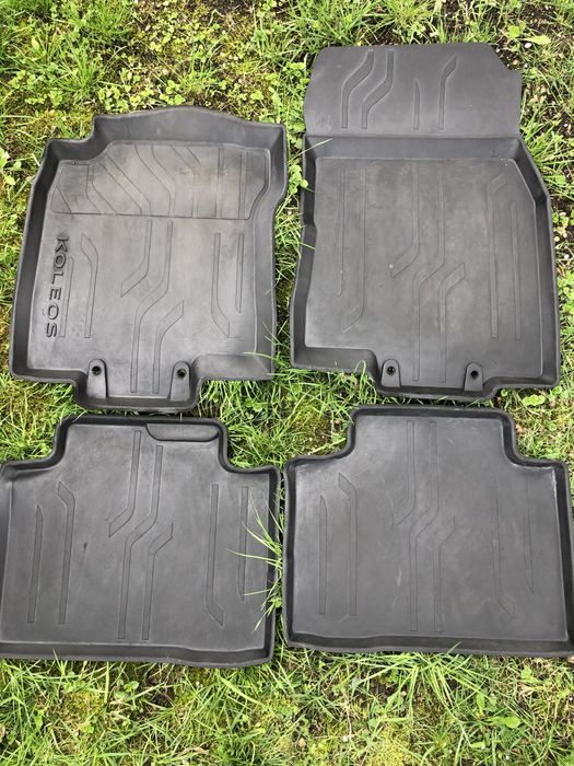 Килимки автомобільні