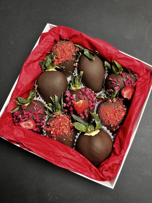 Полуниця в шоколаді, 9 штук