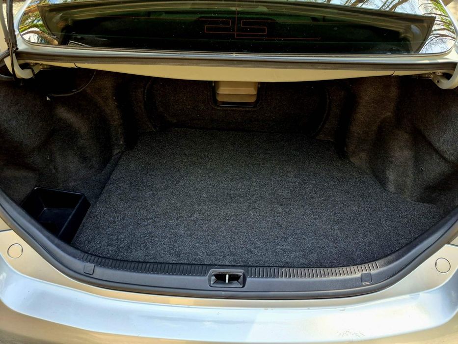 Продам срочно Toyota camry XLE