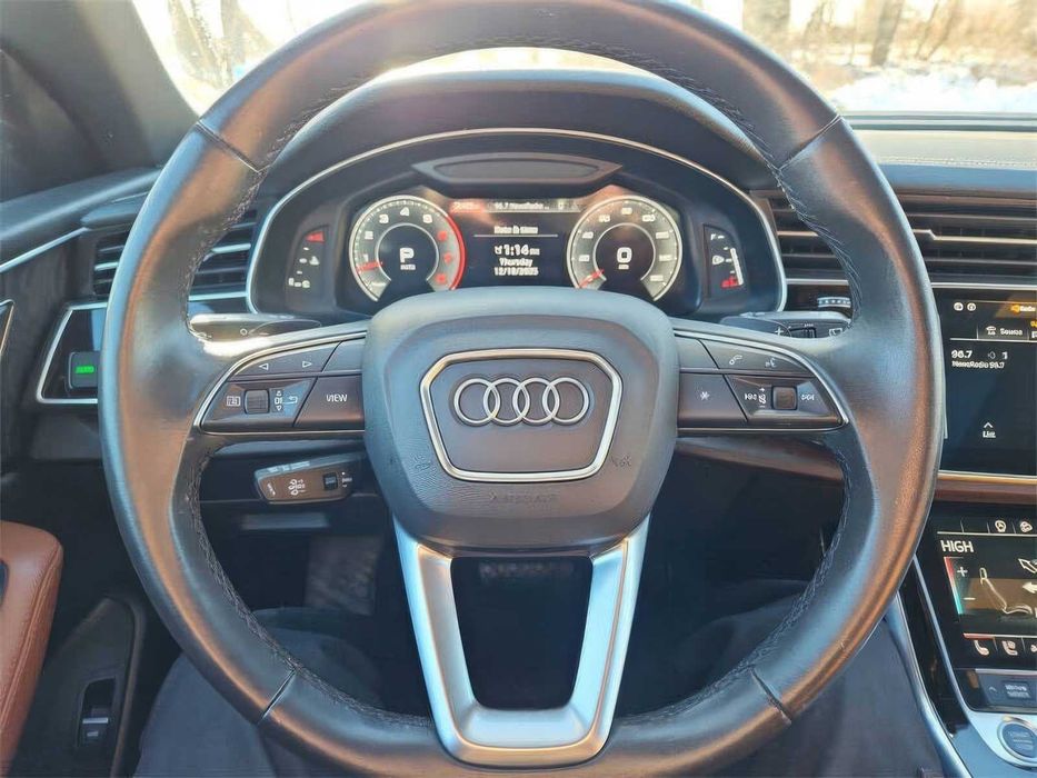 Audi Q8 quattro Premium Plus 55 TFSI      2023