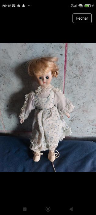 Bonecas de porcelana