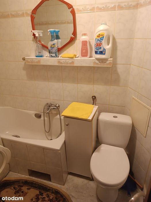 Południe - 2 piętro w bloku czteropiętrowym.