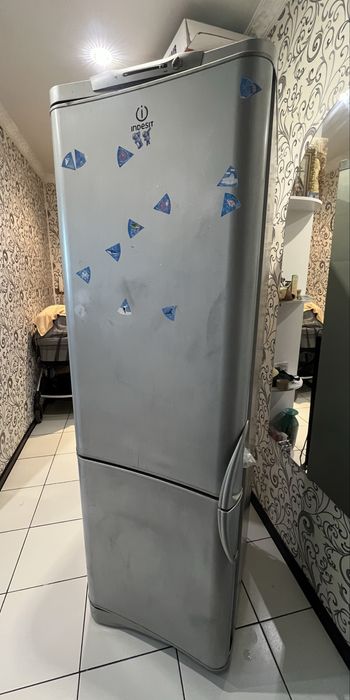 Холодильник Indesit