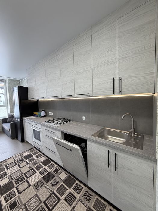 ПЕРША ЗДАЧА! Оренда 2-кім новобудови вул.Героїв Крут + ГАРАЖ