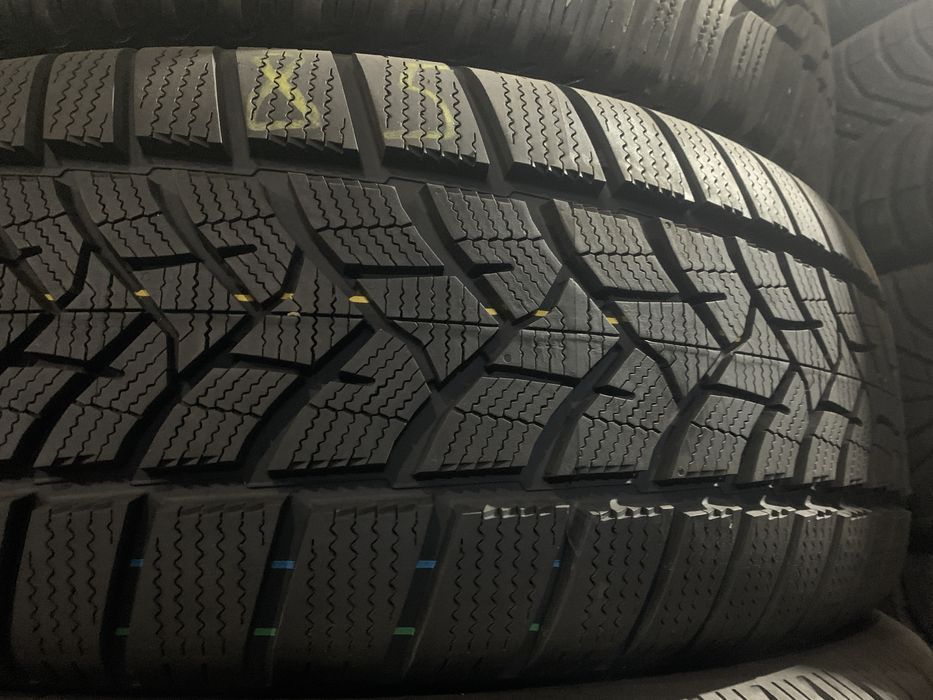 Шини б/у зима 225/45 R18 Dunlop Winter 5 Комплект , ПАРА