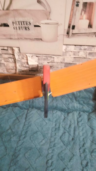 Pássaro em madeira brinquedo