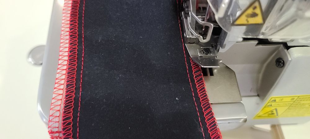 Промышленный пятиниточный оверлок