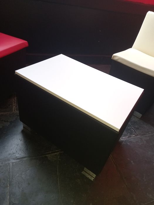 Conjunto de Sofas e mesinha