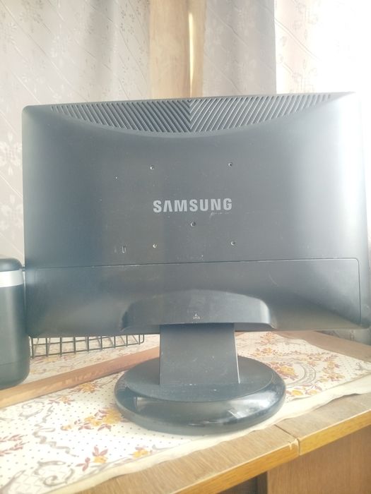 Монитор Samsung в отличном качестве