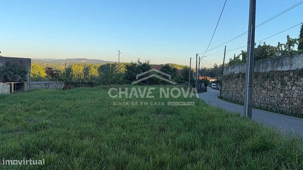 FN - Terreno Urbano de 720 m² em Fiães