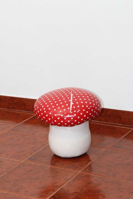 Conjunto de dois bancos cogumelo