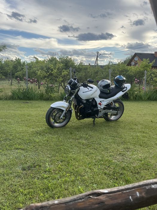Продам кавасакі zr750f