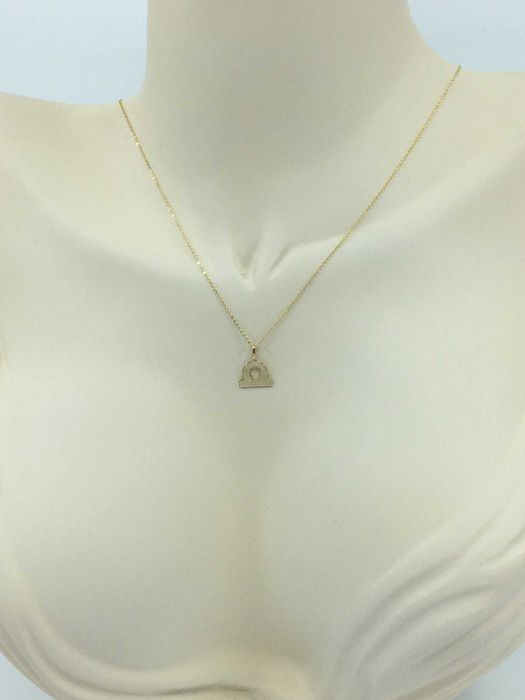 Colar novo em ouro com pendente
