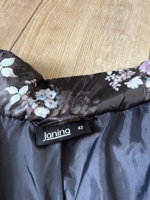 Весняна куртка 42 розмір