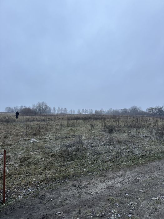 Продам земельну ділянку біля озера