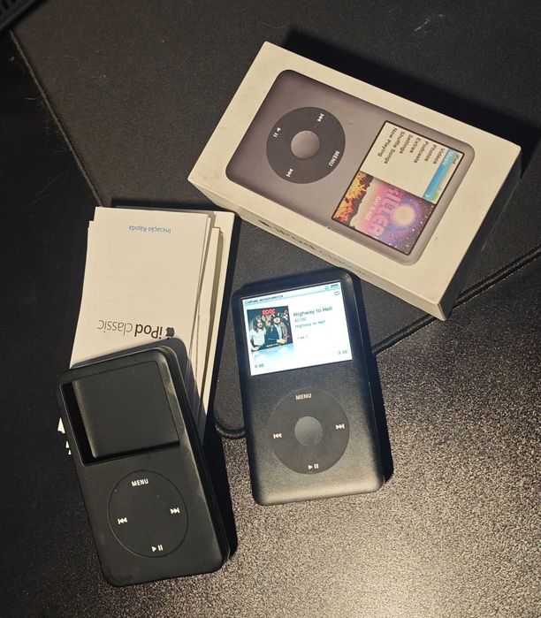 Apple iPod Classic 160GB MB150 — повний комплект