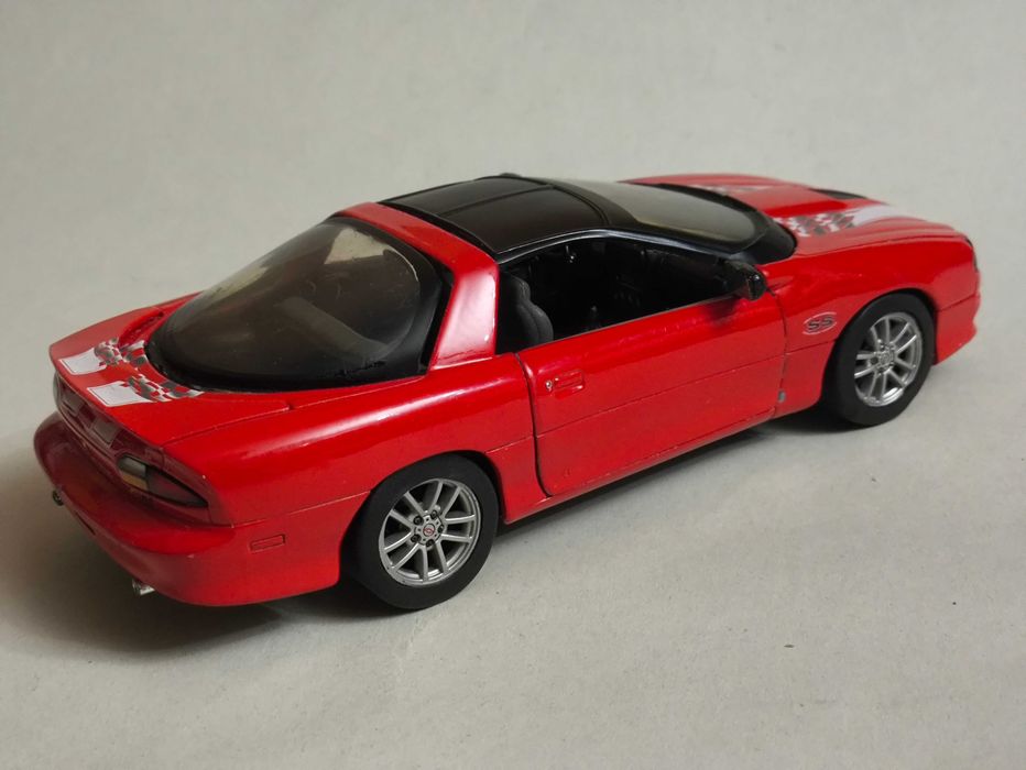 Машинка Chevrolet Camaro SS 2002 Welly 1/24