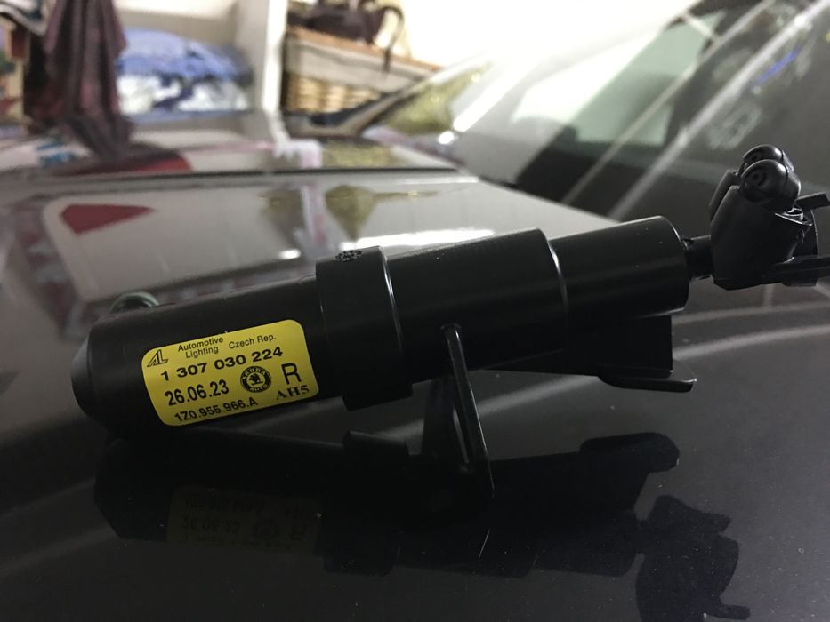 Injetor limpa farol Skoda Otavia 2.0 TDI VRS