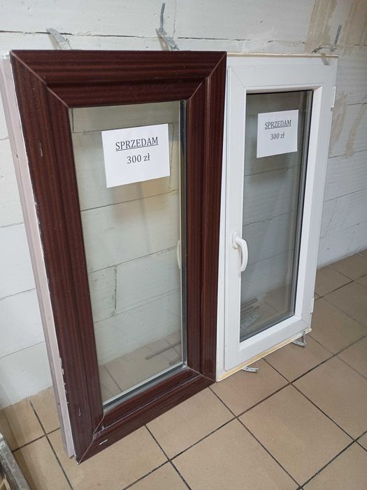 Okna, drzwi wejściowe białe