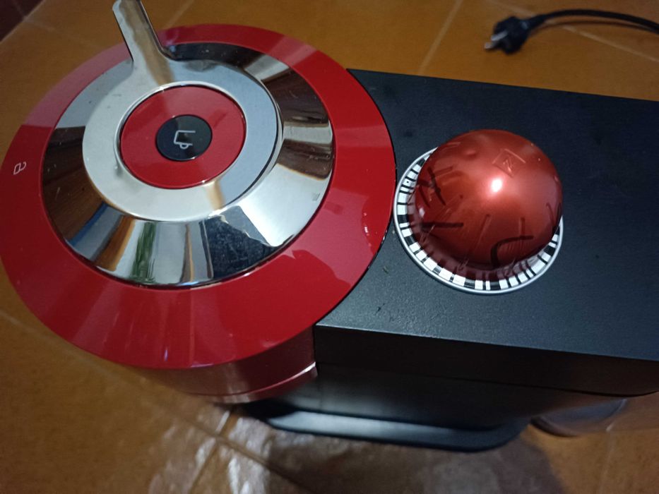 Maquina de café Nespresso Vertuo