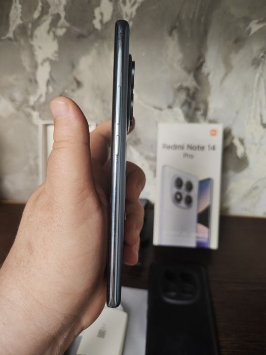 ИГРОВОЙ Xiaomi redmi note 14Pro, память 8+8-256гиг, идеал.