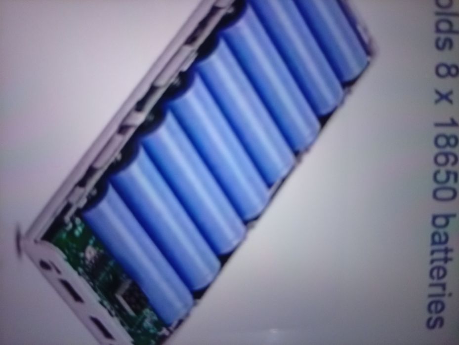 Корпус повербанка 10w швидка зарядка на 8 елементів.